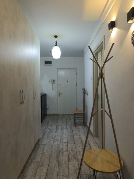 Decebal, 3 camere decomandat, 1 loc de parcare.