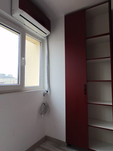 Decebal, 3 camere decomandat, 1 loc de parcare.